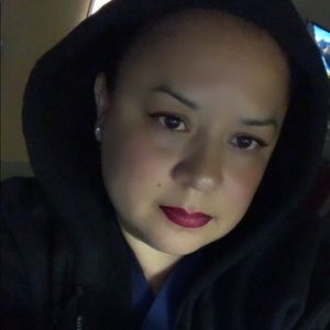 Meet your Posher, Claudia